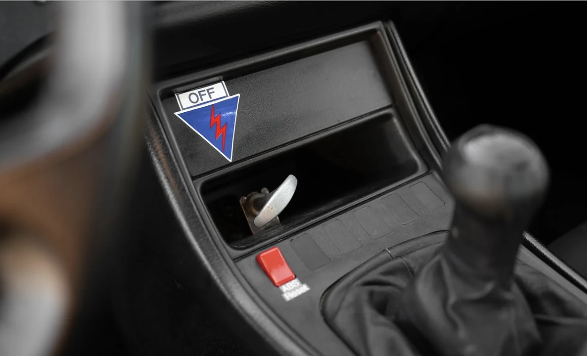 1988 Porsche 944 - Image 11 of 14
