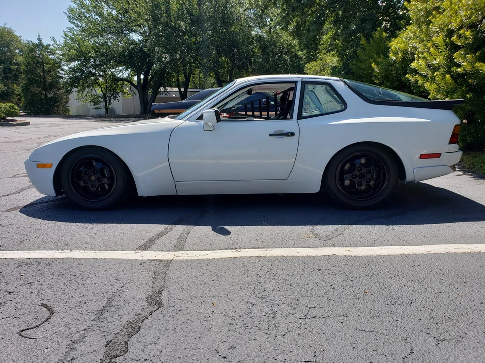 1988 Porsche 944 Turbo - Image 2 of 31