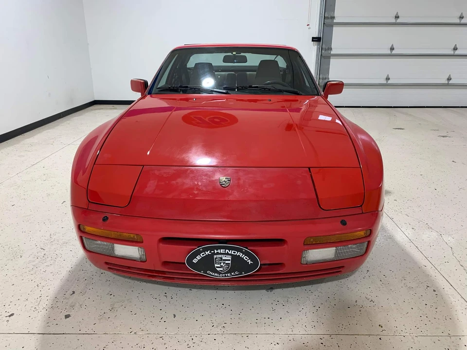 1988 Porsche 944 Turbo - Image 8 of 31