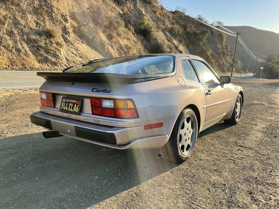 1988 Porsche 944 Turbo - Image 26 of 31