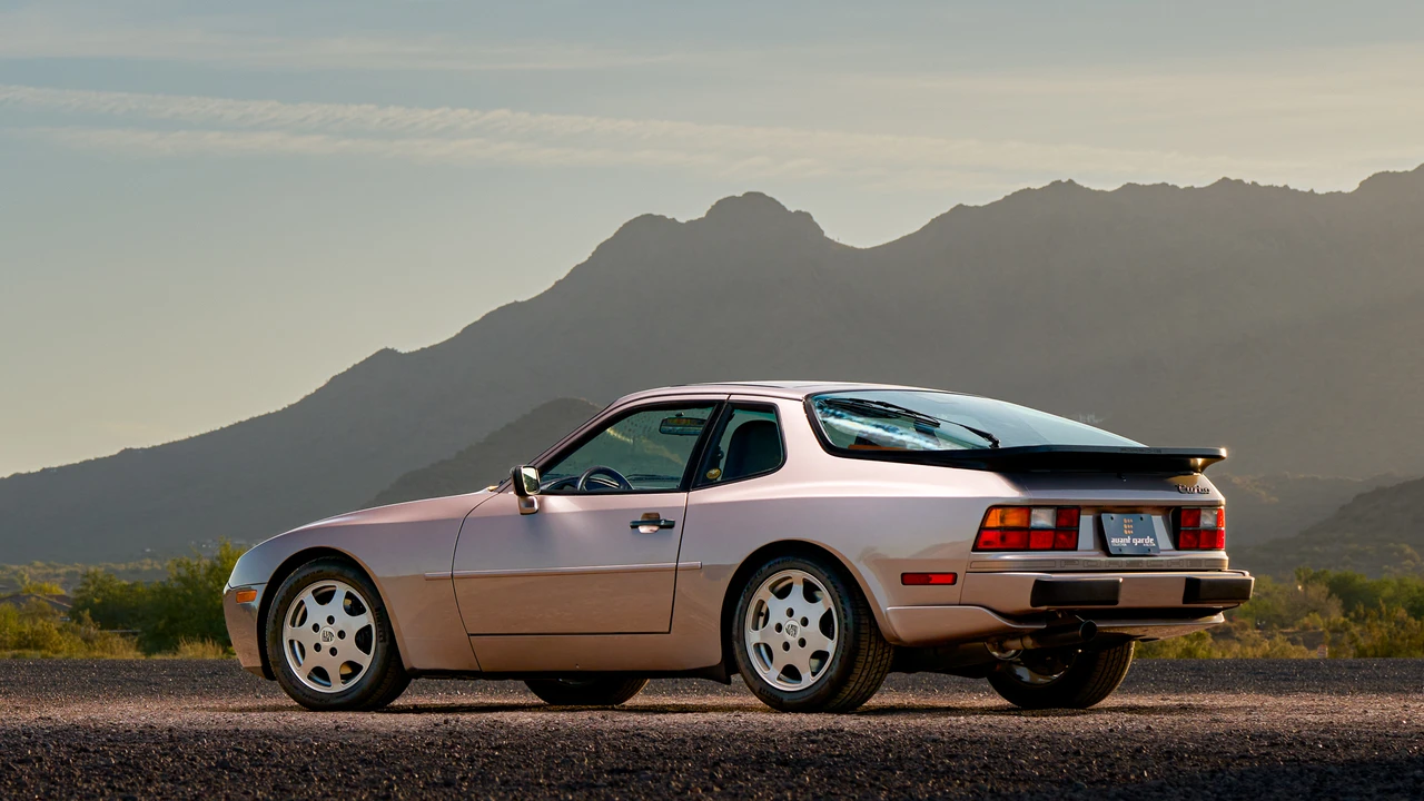 1988 Porsche 944 Turbo - Image 9 of 31