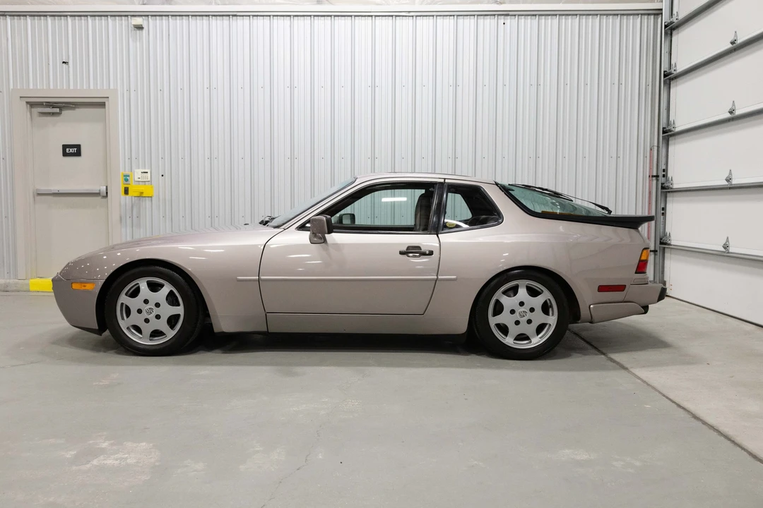 1988 Porsche 944 Turbo - Image 10 of 31