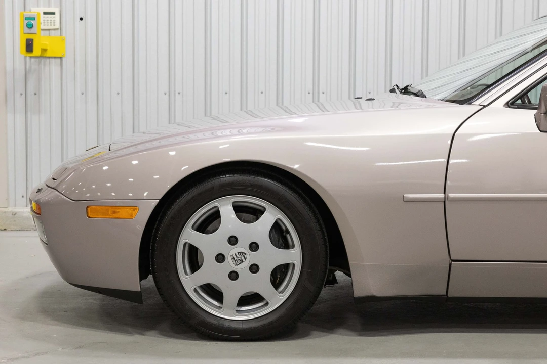 1988 Porsche 944 Turbo - Image 16 of 31