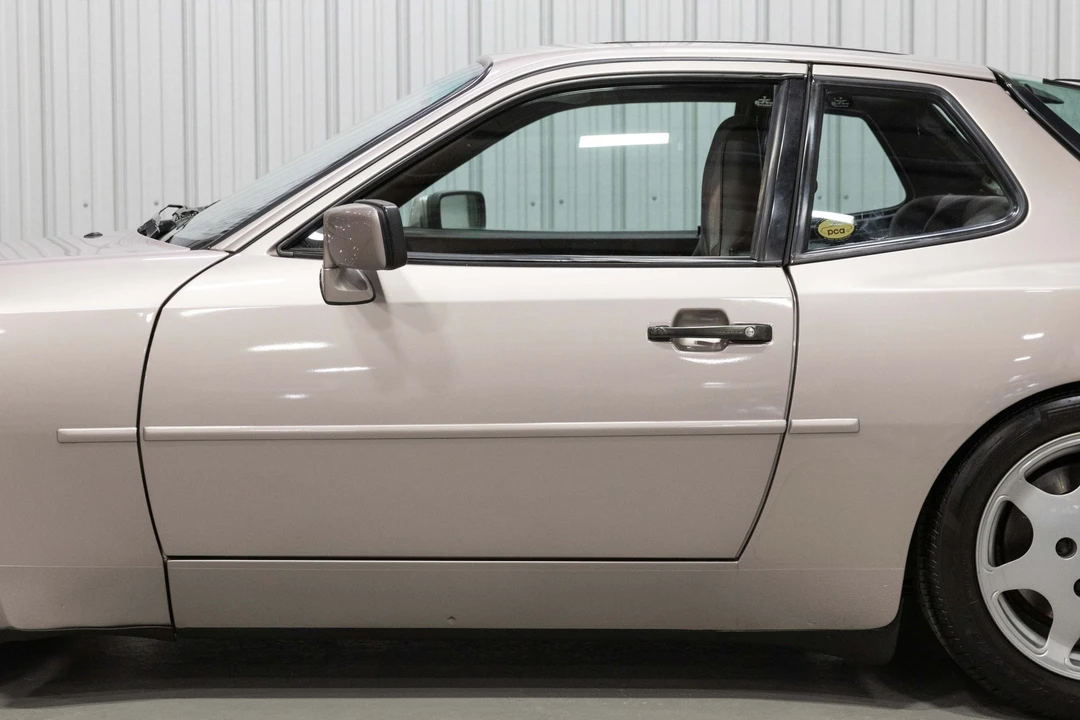 1988 Porsche 944 Turbo - Image 17 of 31