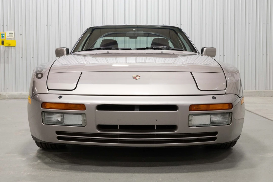 1988 Porsche 944 Turbo - Image 2 of 31