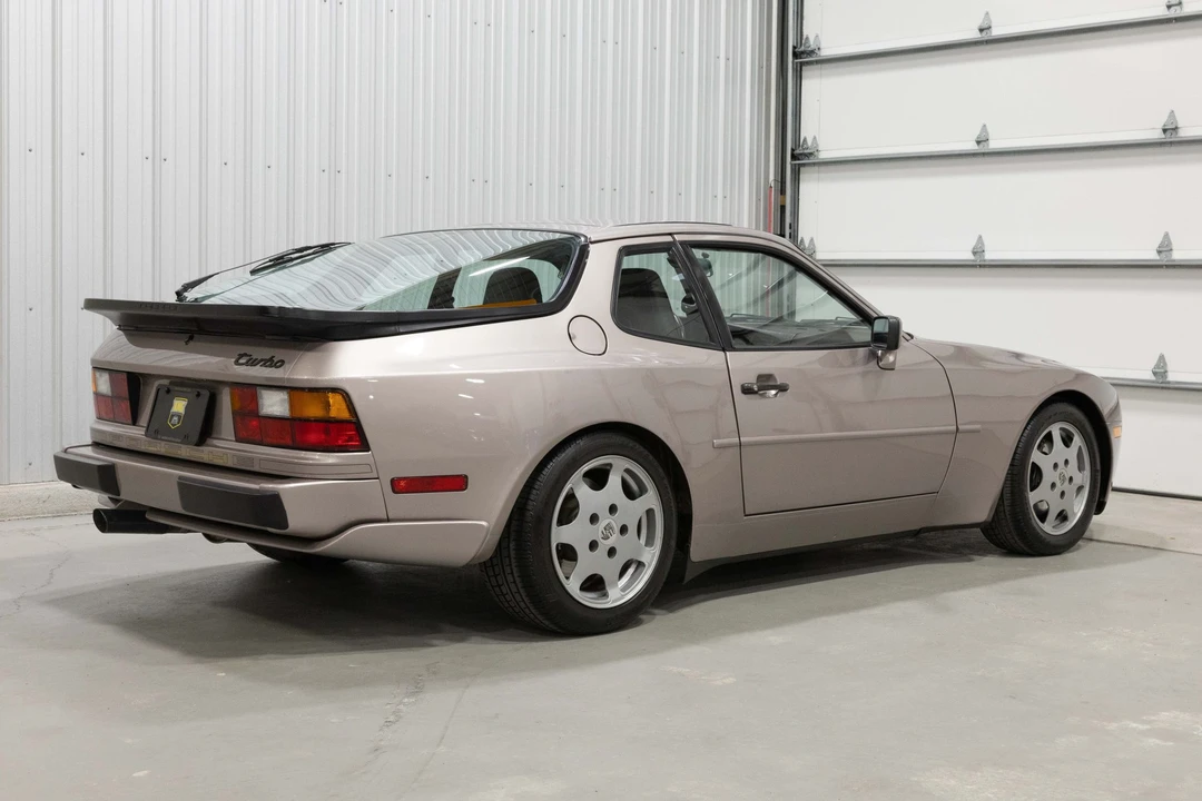 1988 Porsche 944 Turbo - Image 7 of 31
