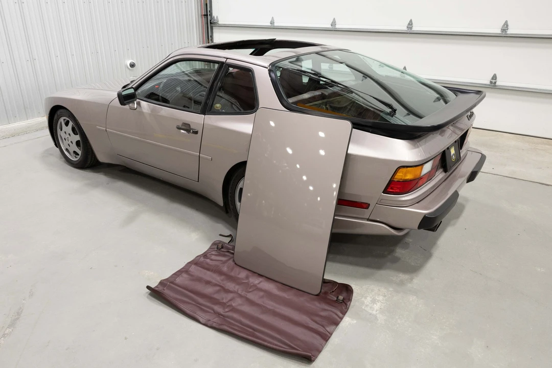 1988 Porsche 944 Turbo - Image 11 of 31