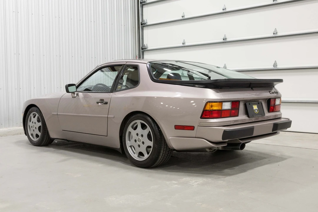 1988 Porsche 944 Turbo - Image 9 of 31