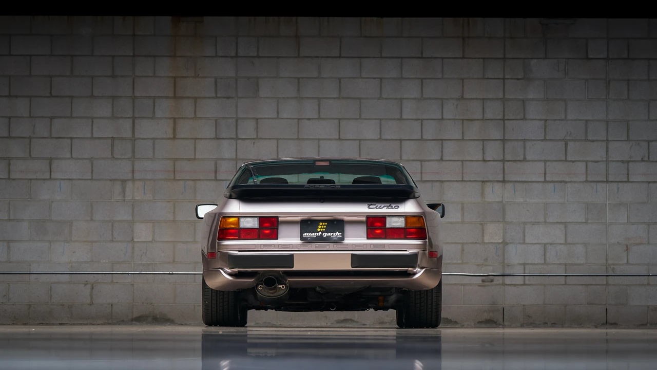 1988 Porsche 944 Turbo - Image 28 of 31
