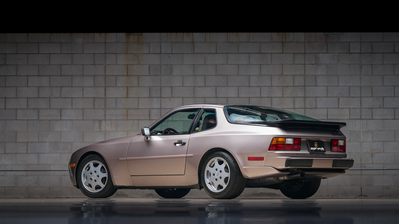 1988 Porsche 944 Turbo - Image 25 of 31