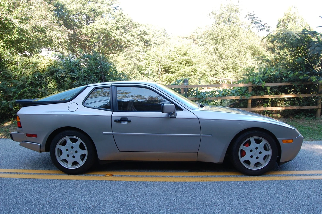 1988 Porsche 944 Turbo - Image 9 of 31