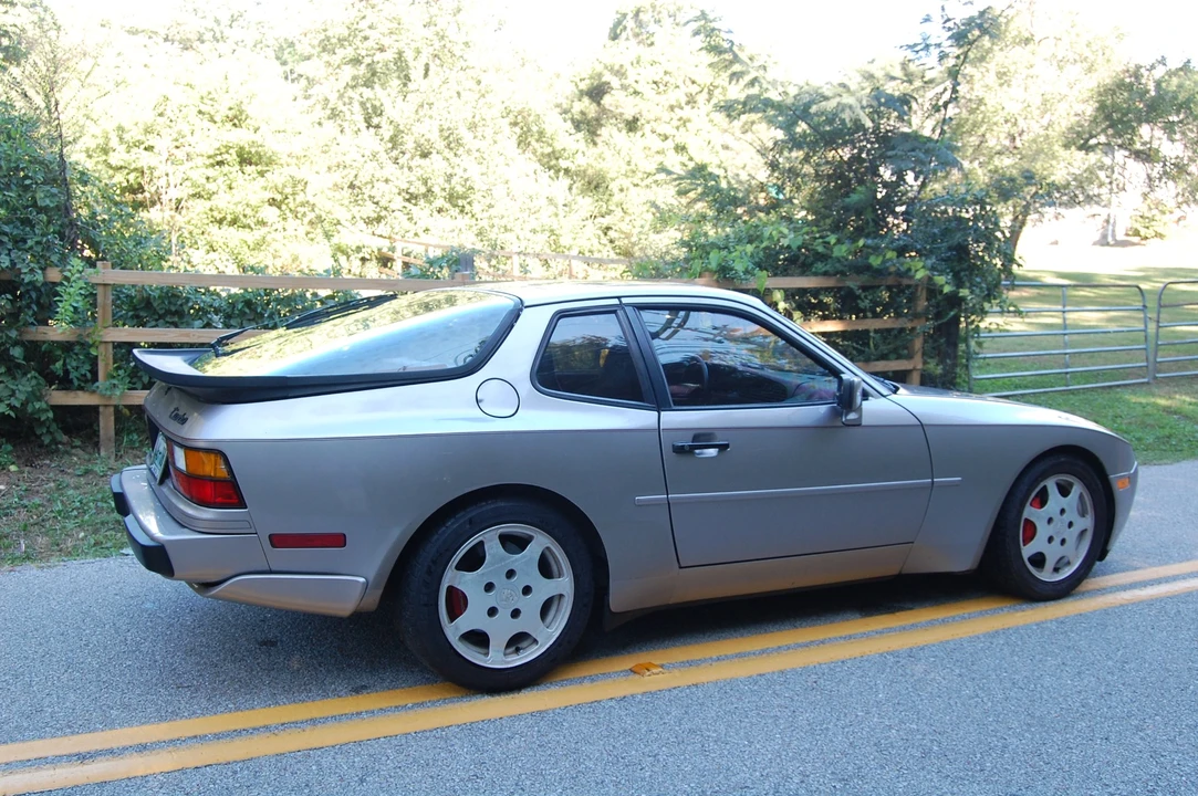 1988 Porsche 944 Turbo - Image 8 of 31