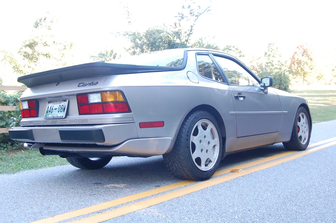 1988 Porsche 944 Turbo - Image 16 of 31