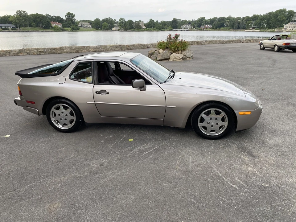 1988 Porsche 944 Turbo - Image 25 of 31