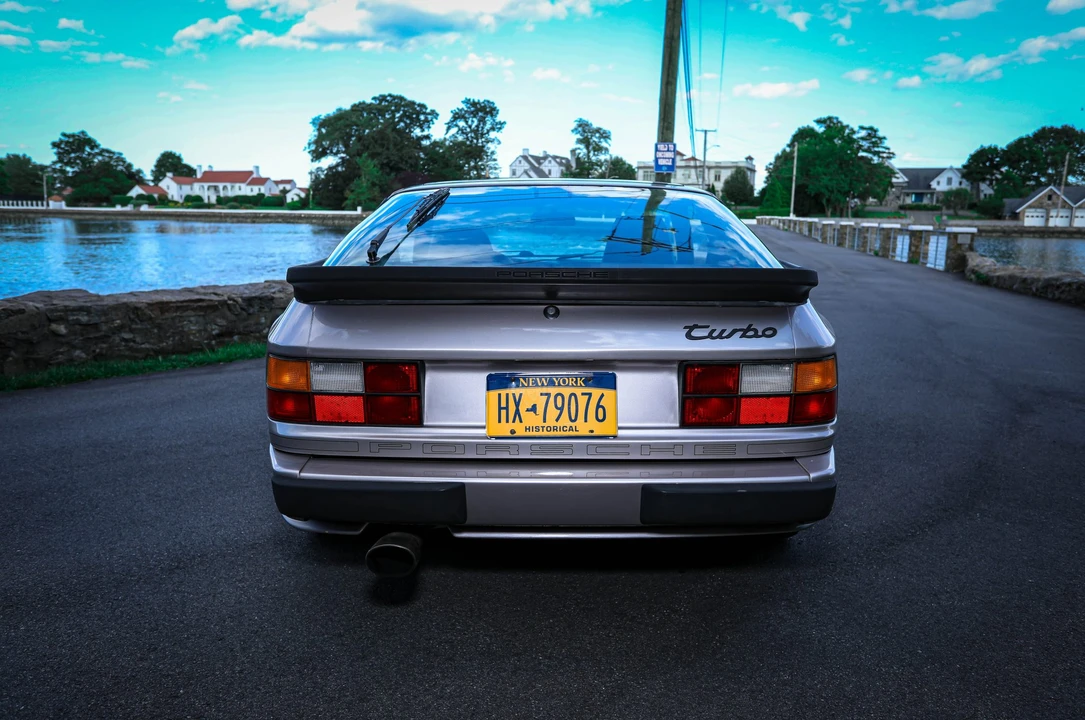 1988 Porsche 944 Turbo - Image 8 of 31