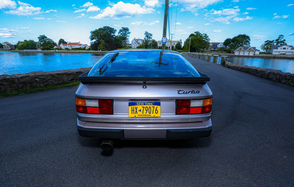1988 Porsche 944 Turbo - Image 9 of 31