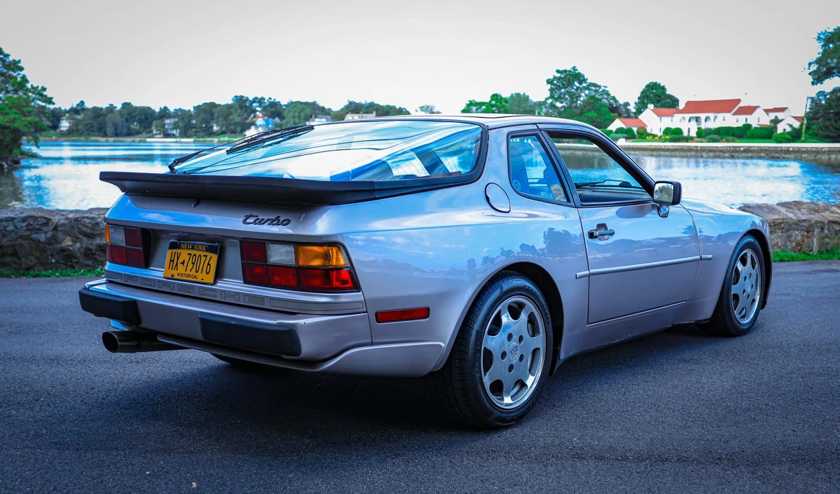 1988 Porsche 944 Turbo - Image 11 of 31