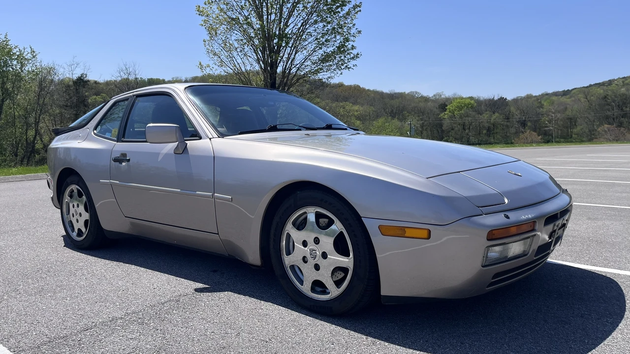 1988 Porsche 944 Turbo - Image 13 of 31