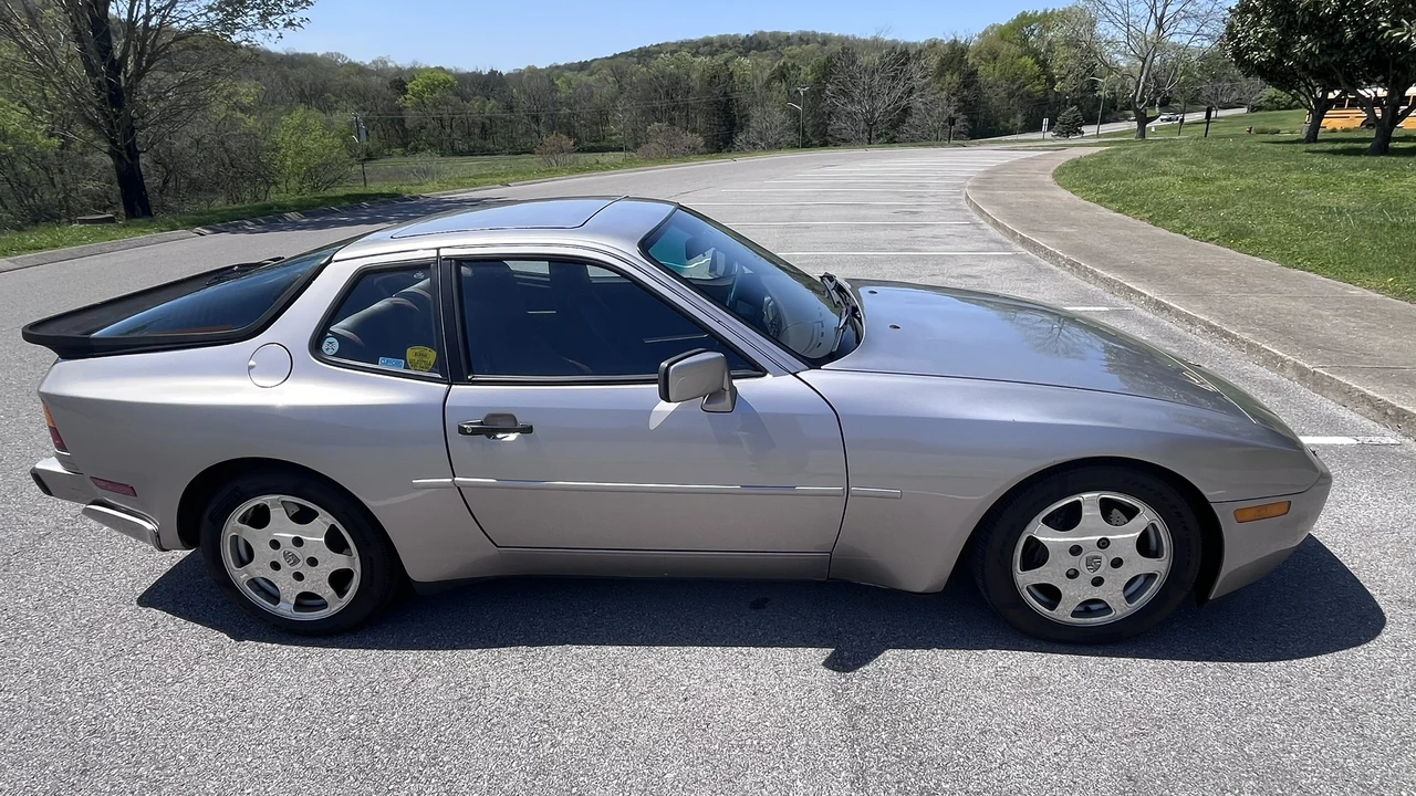 1988 Porsche 944 Turbo - Image 14 of 31