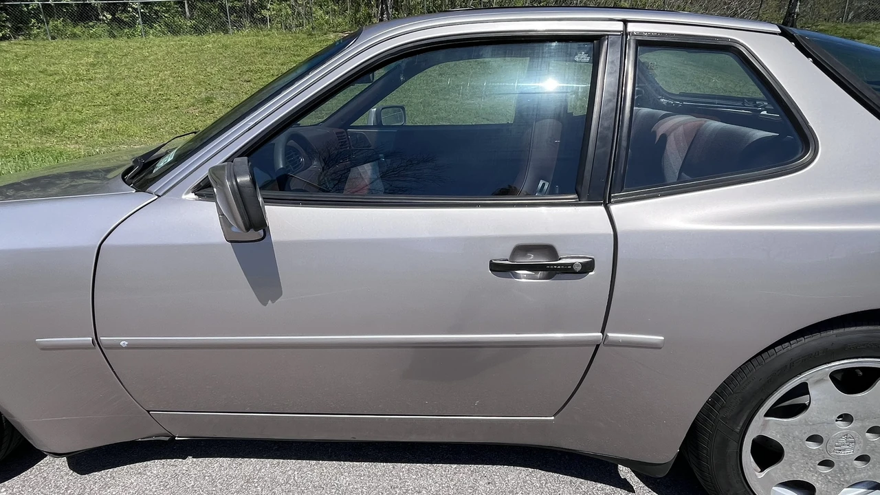 1988 Porsche 944 Turbo - Image 22 of 31