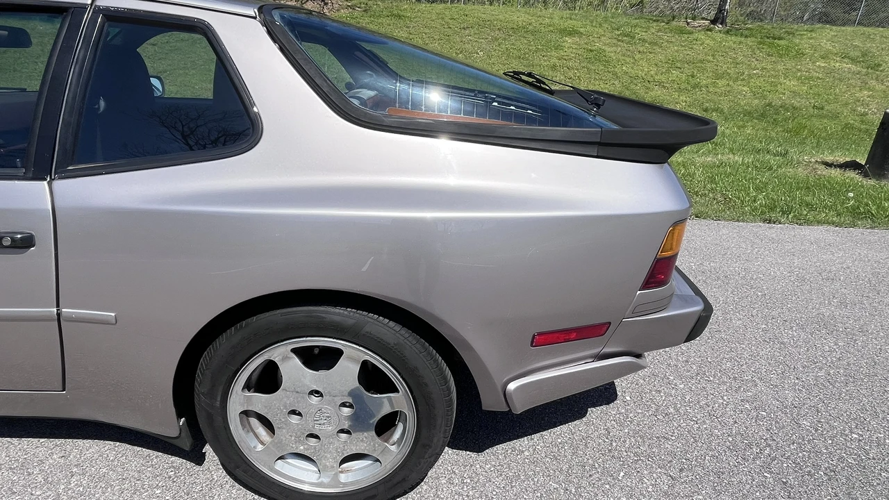 1988 Porsche 944 Turbo - Image 21 of 31