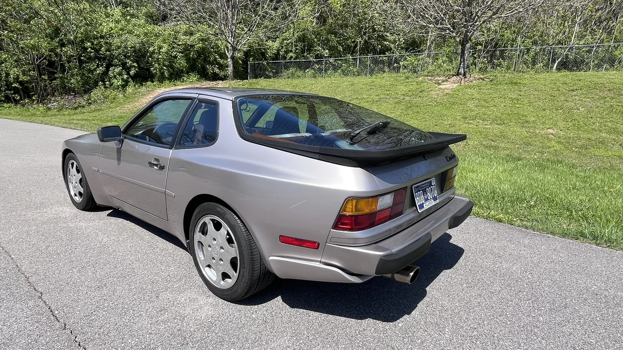 1988 Porsche 944 Turbo - Image 6 of 31
