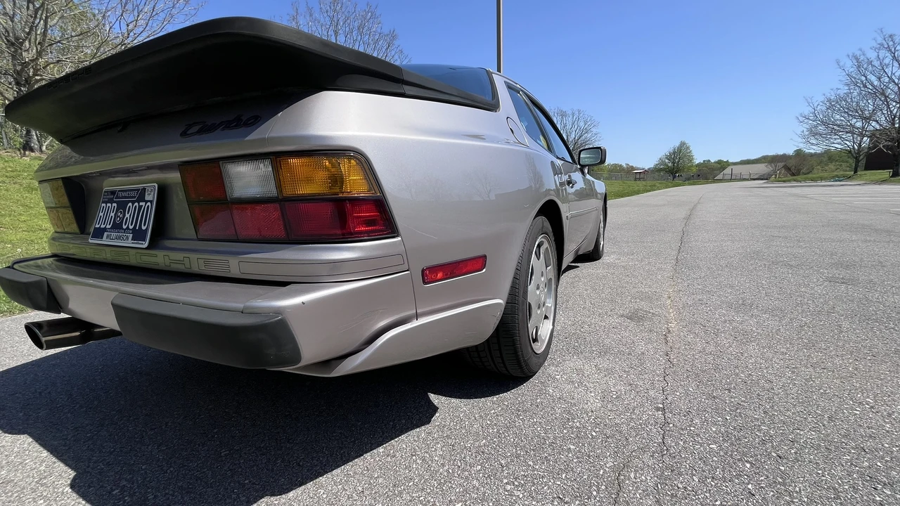 1988 Porsche 944 Turbo - Image 18 of 31
