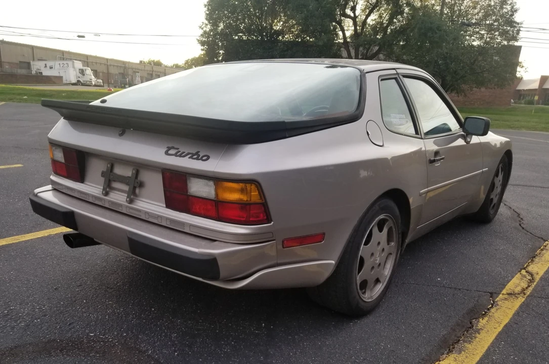 1988 Porsche 944 Turbo - Image 8 of 31