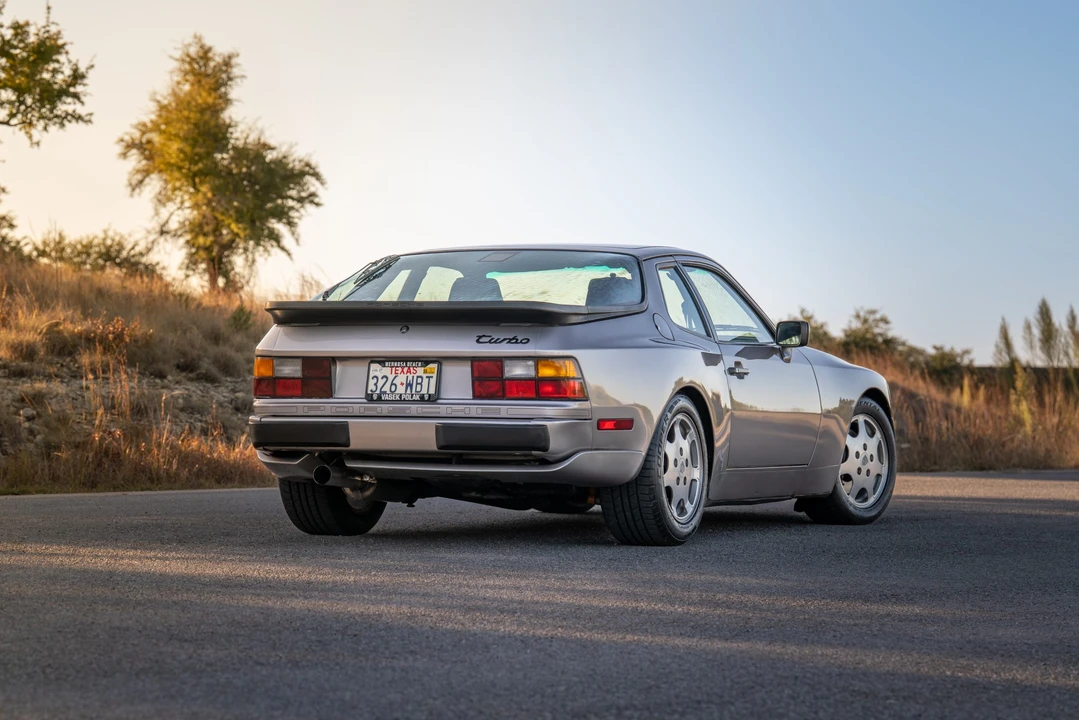 1988 Porsche 944 Turbo - Image 12 of 31