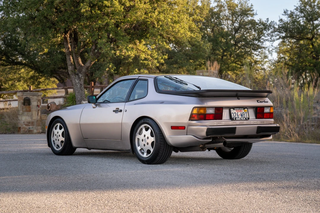 1988 Porsche 944 Turbo - Image 10 of 31