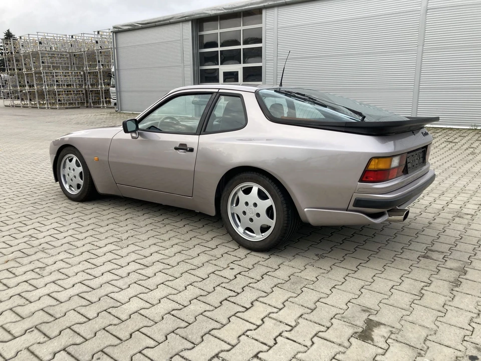 1988 Porsche 944 Turbo - Image 5 of 31