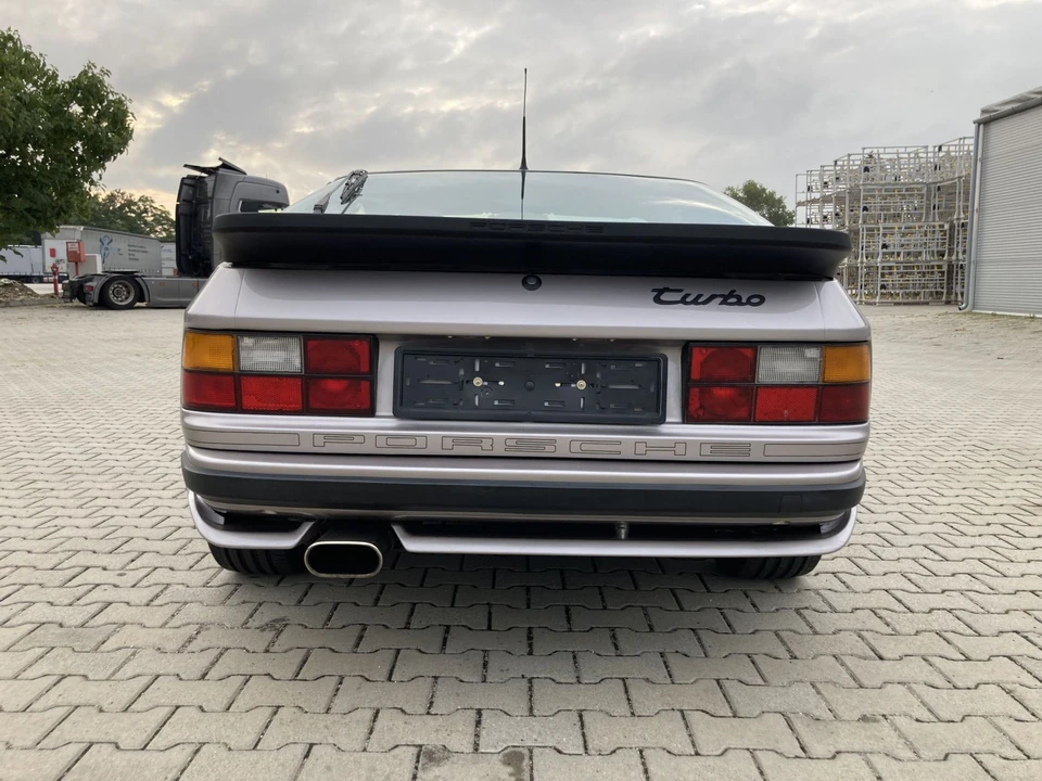 1988 Porsche 944 Turbo - Image 7 of 31