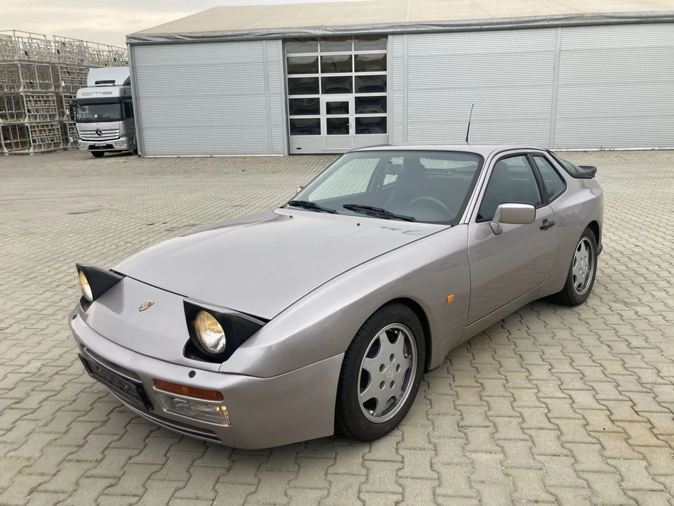 1988 Porsche 944 Turbo - Image 10 of 31