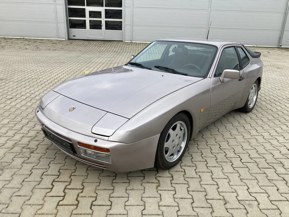 1988 Porsche 944 Turbo - Image 13 of 31