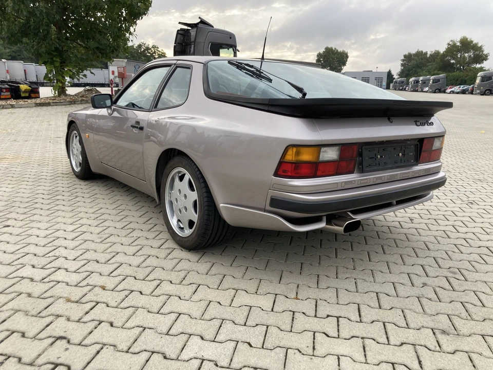 1988 Porsche 944 Turbo - Image 6 of 31