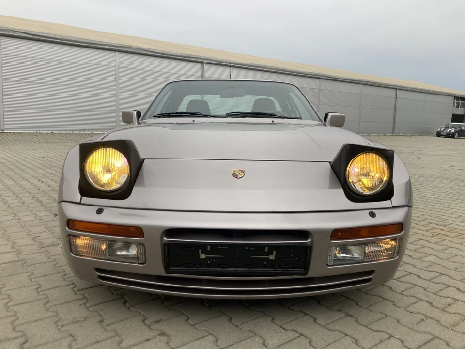 1988 Porsche 944 Turbo - Image 2 of 31