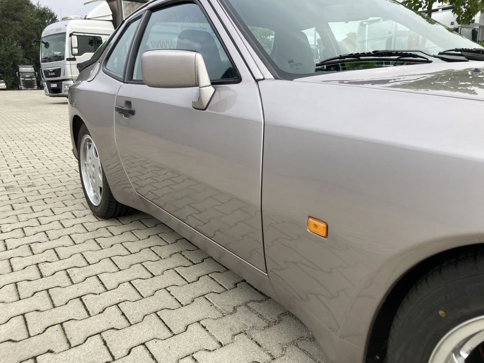 1988 Porsche 944 Turbo - Image 27 of 31