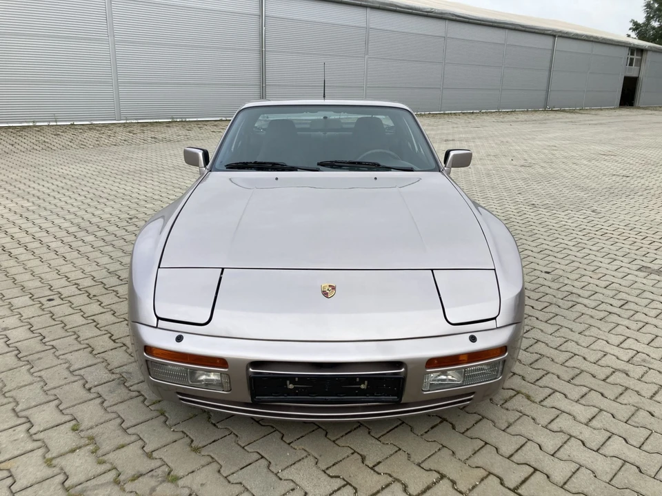 1988 Porsche 944 Turbo - Image 14 of 31