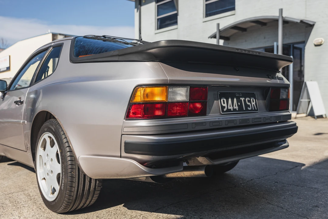 1988 Porsche 944 Turbo - Image 13 of 31
