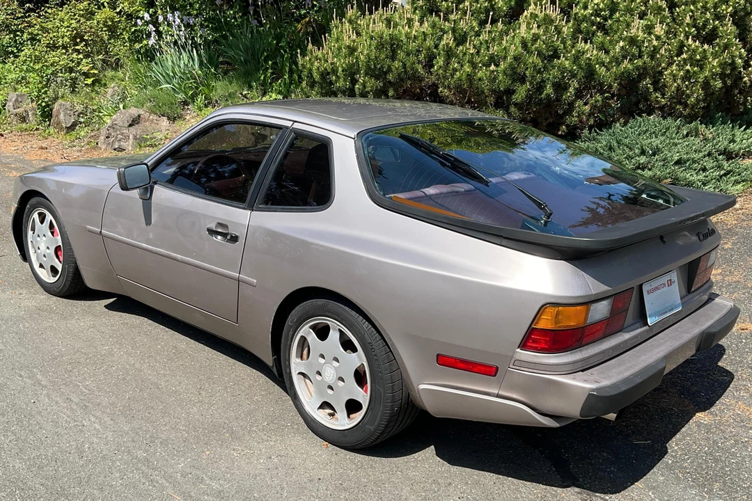1988 Porsche 944 Turbo - Image 12 of 31