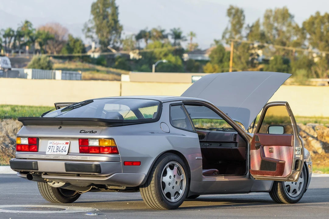1988 Porsche 944 Turbo - Image 10 of 31
