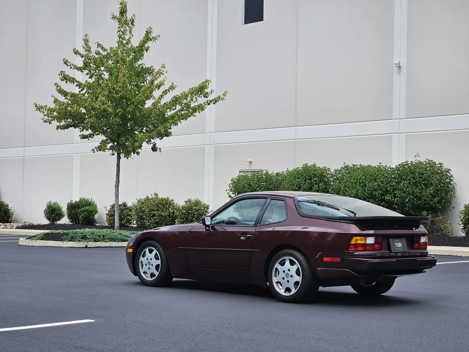 1988 Porsche 944 Turbo S - Image 11 of 31