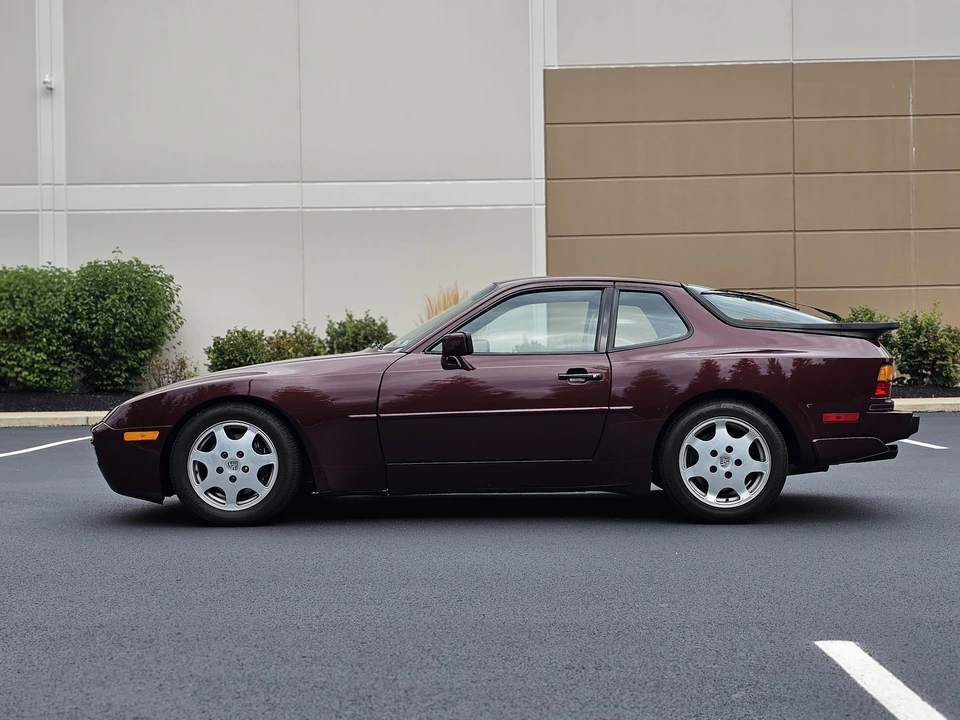 1988 Porsche 944 Turbo S - Image 9 of 31