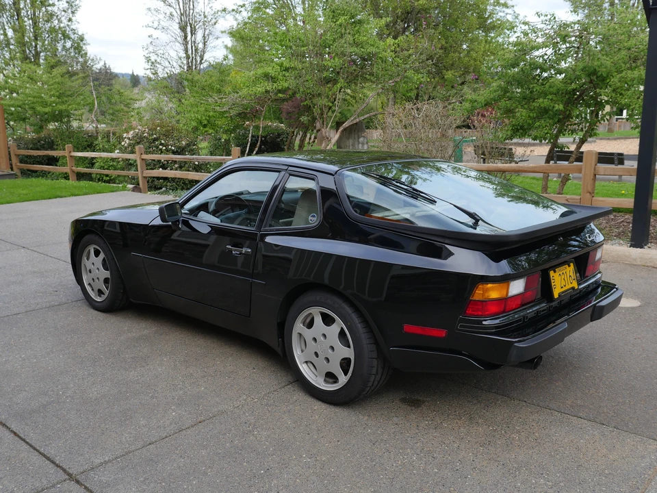 1988 Porsche 944 Turbo - Image 10 of 31