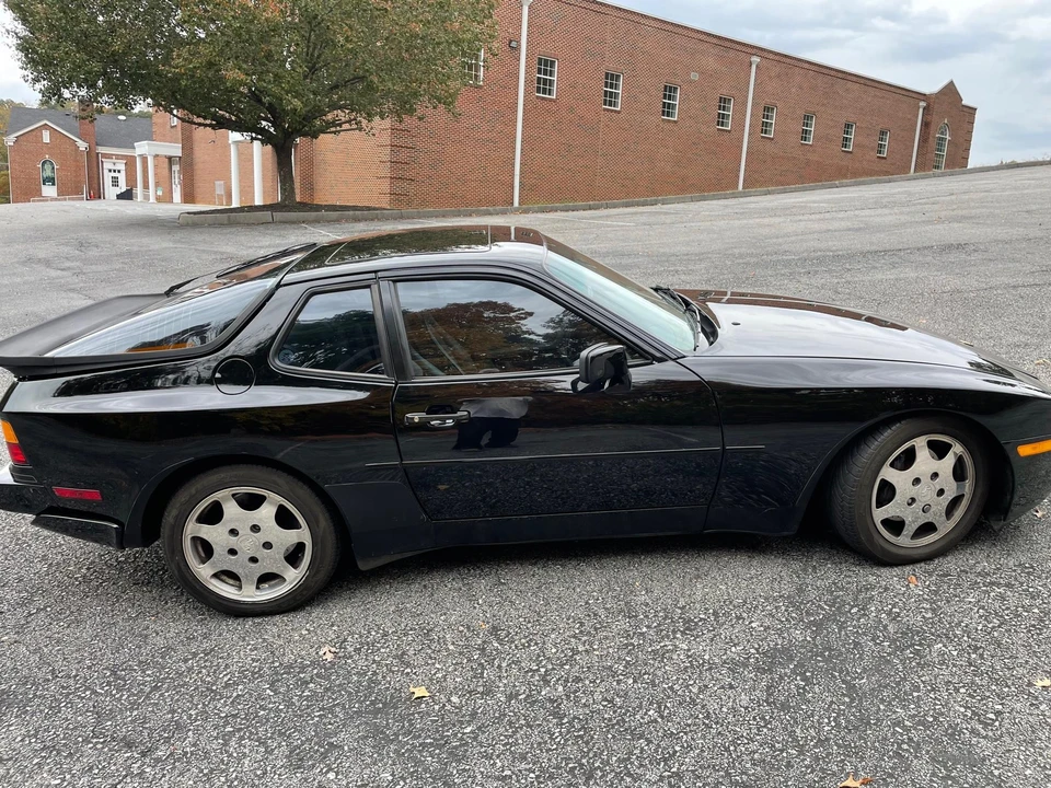 1988 Porsche 944 Turbo - Image 7 of 31