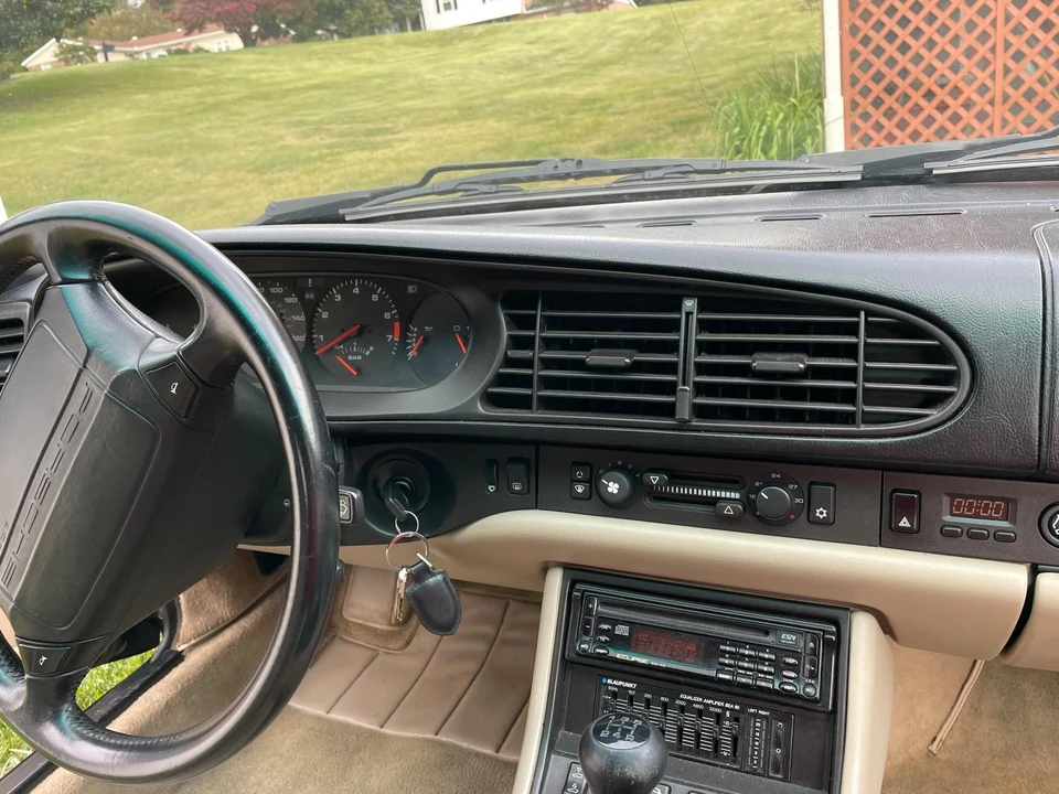 1988 Porsche 944 Turbo - Image 26 of 31