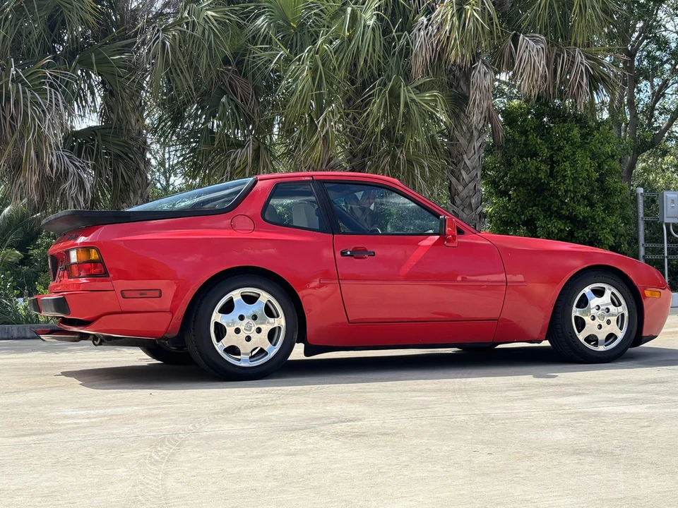 1988 Porsche 944 Turbo - Image 8 of 31