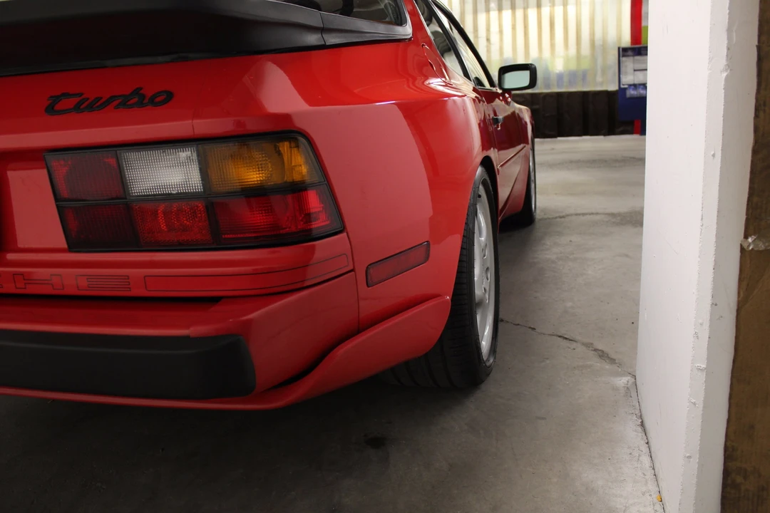1988 Porsche 944 Turbo - Image 9 of 31
