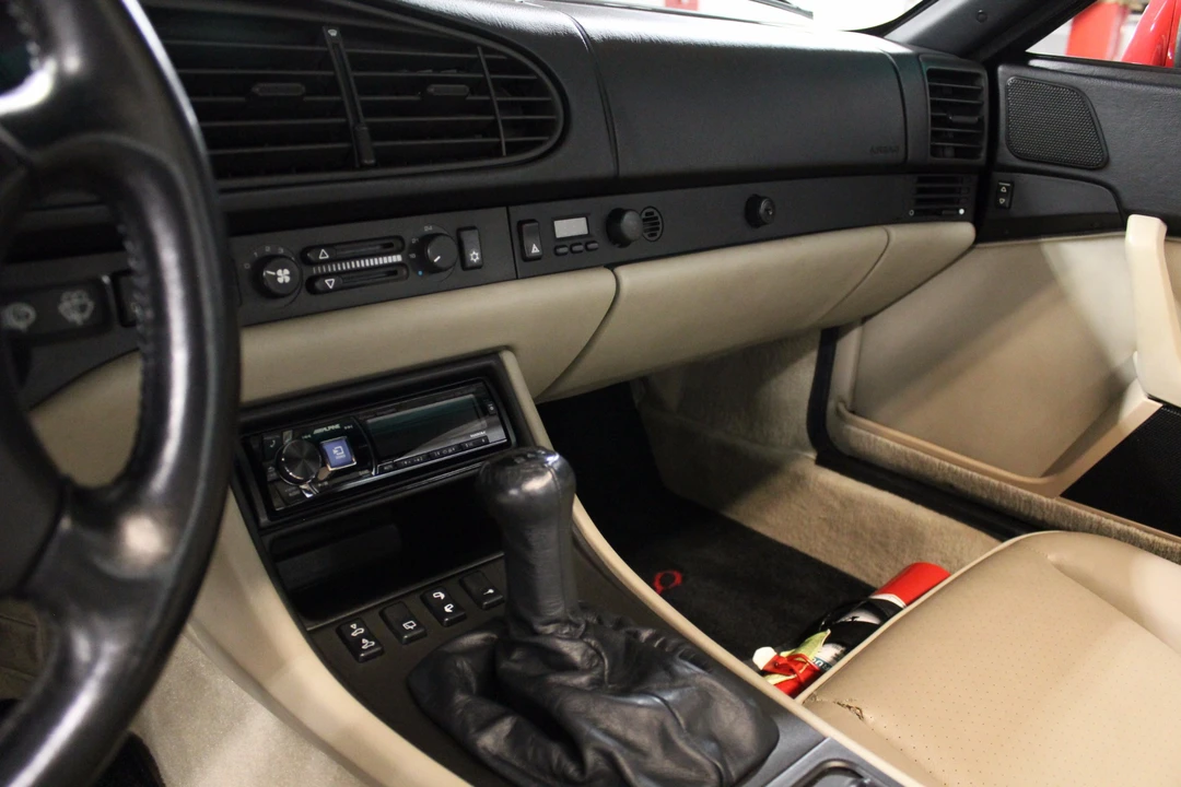 1988 Porsche 944 Turbo - Image 26 of 31