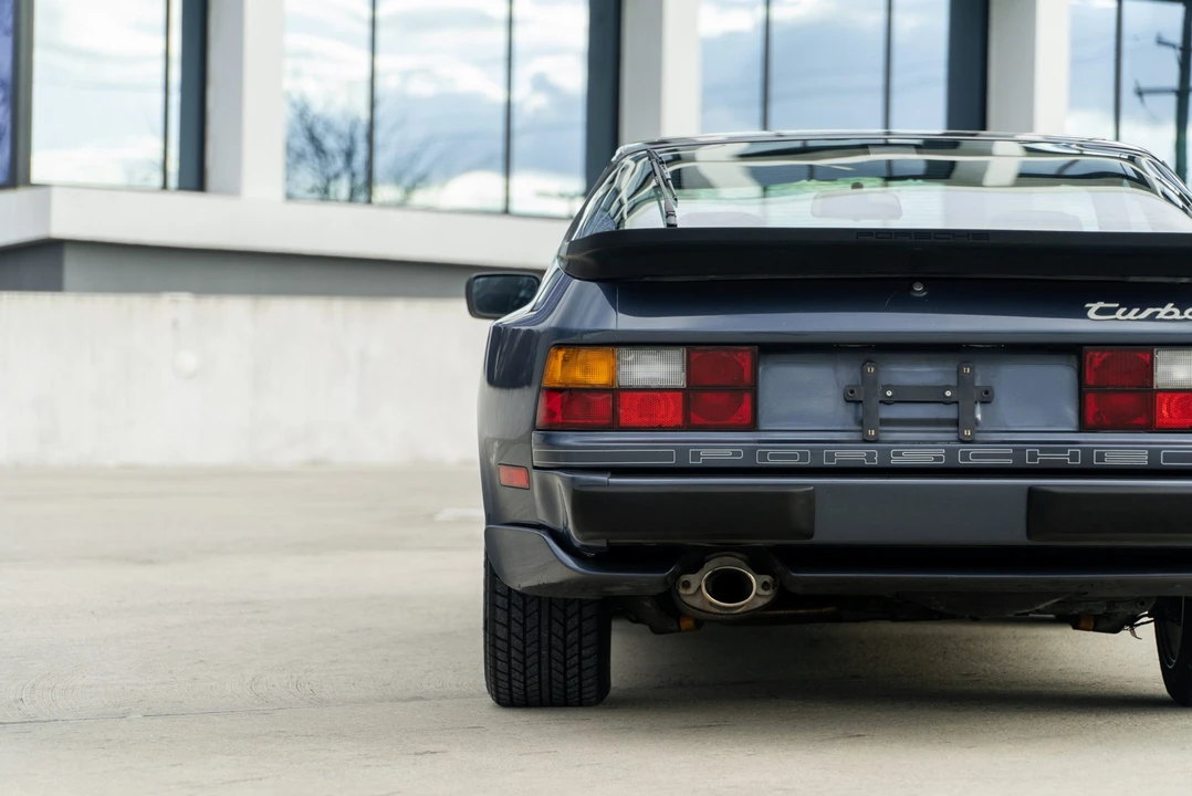 1988 Porsche 944 Turbo - Image 28 of 31